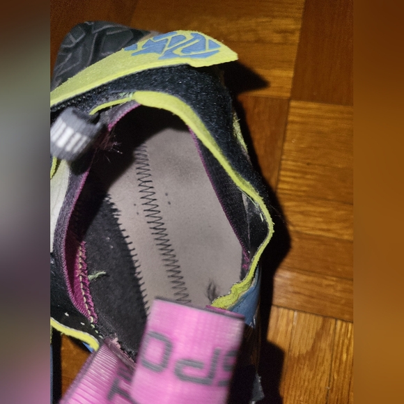 La Sportiva Skwama Climbing Shoes - Picture 3 of 4
